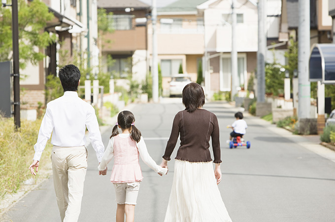 子はかすがい、子育ては春日井